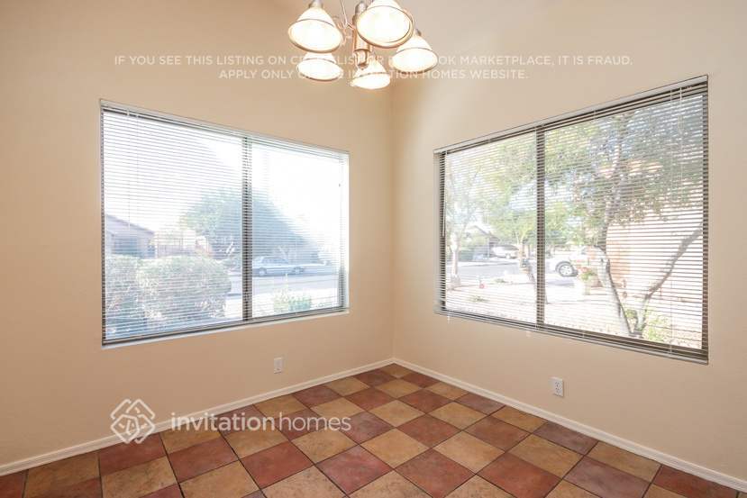 Building Photo - 10630 E Emerald Ave