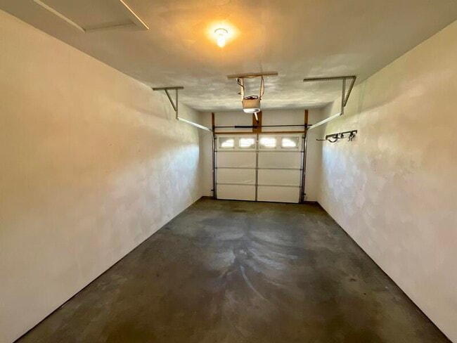 Building Photo - 1511 English Pine Ln