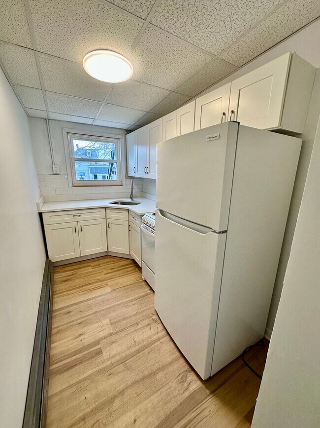 Building Photo - 315 N 6th St