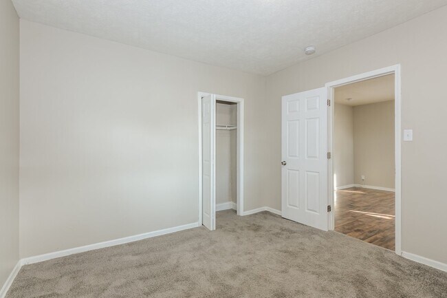 Building Photo - 1515 Villa Ave