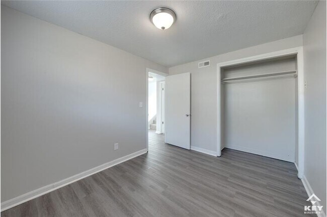 Building Photo - 2975 Salina Ct