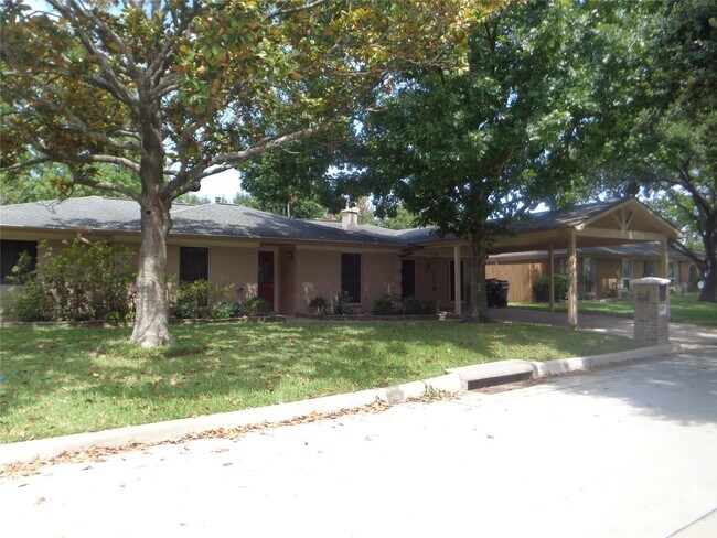 Building Photo - 2045 Western Village Ln