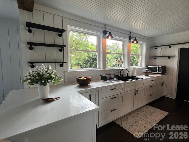 Building Photo - 5440 US-601