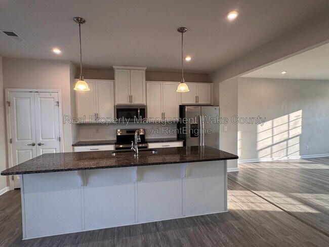Building Photo - 8604 Red Canyon Way