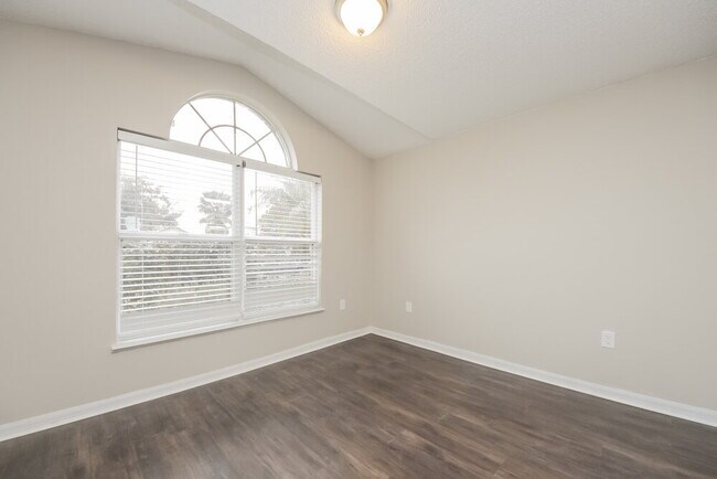 Building Photo - 11737 Pethrick Dr