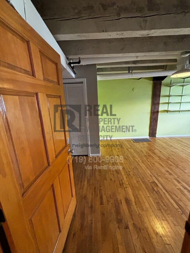 Building Photo - 201 Lamkin St