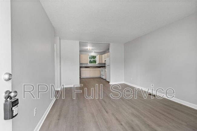 Building Photo - 105 Hubert Dr