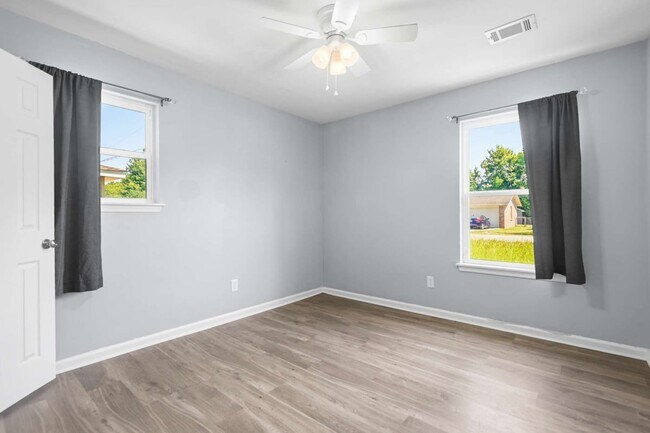 Building Photo - 4421 Jenwood St