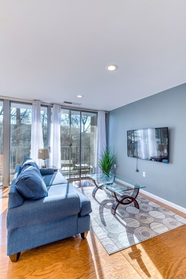 Building Photo - 4420 Briarwood Ct N
