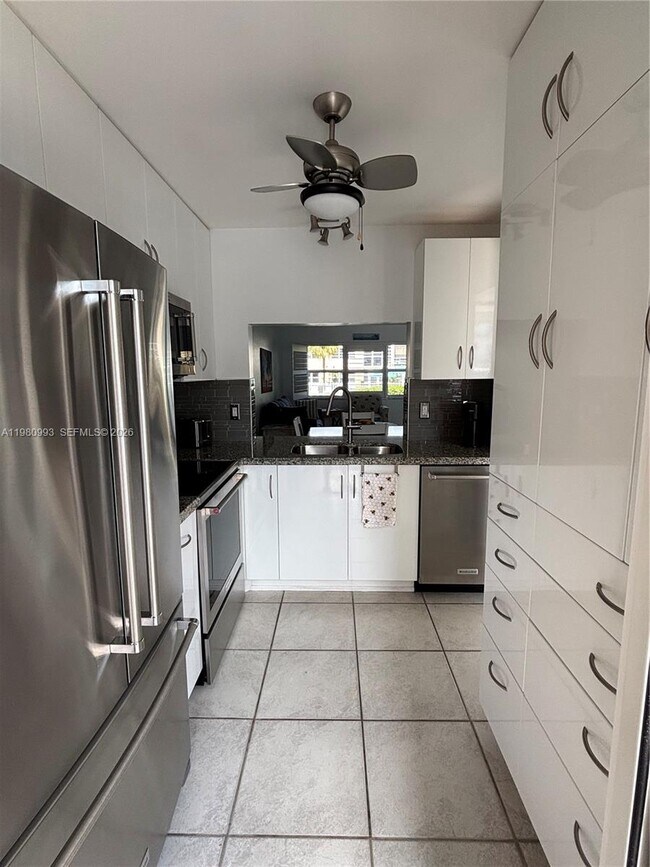 Building Photo - 1481 S Ocean Blvd