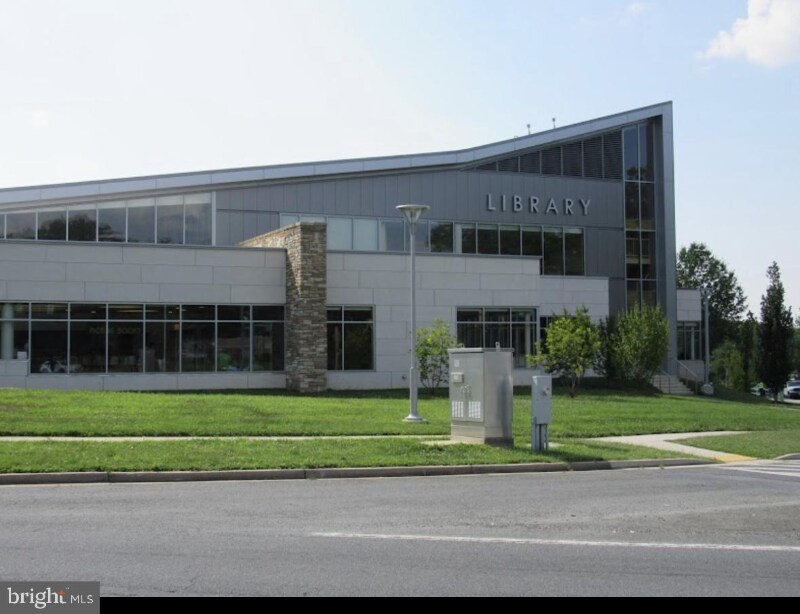 Building Photo - 9787 Hellingly Pl