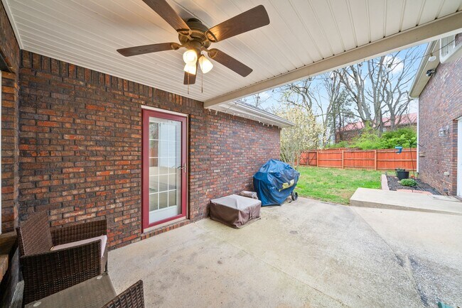 Building Photo - 1028 Hendricks Ct
