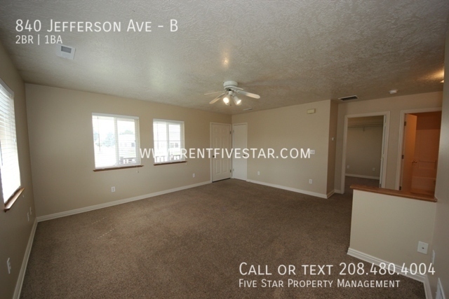 Building Photo - Charming 2 Bedroom 1 Bathroom Upstairs Apa...