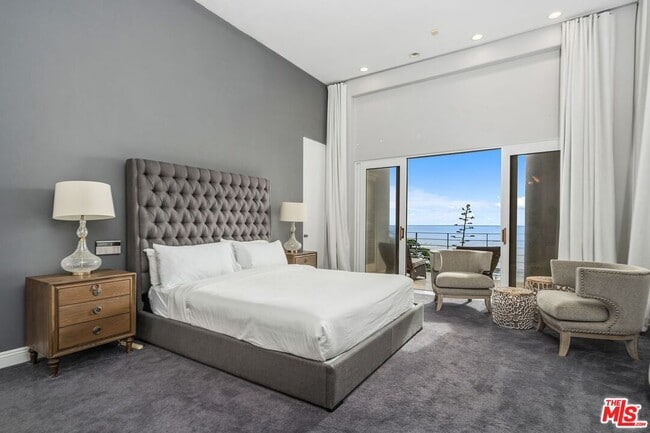 Building Photo - 11834 Pacific Coast Hwy