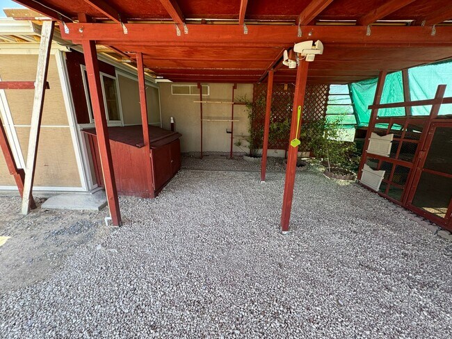 Building Photo - Charming 3-bedroom home located in the picturesque town of Pahrump!
