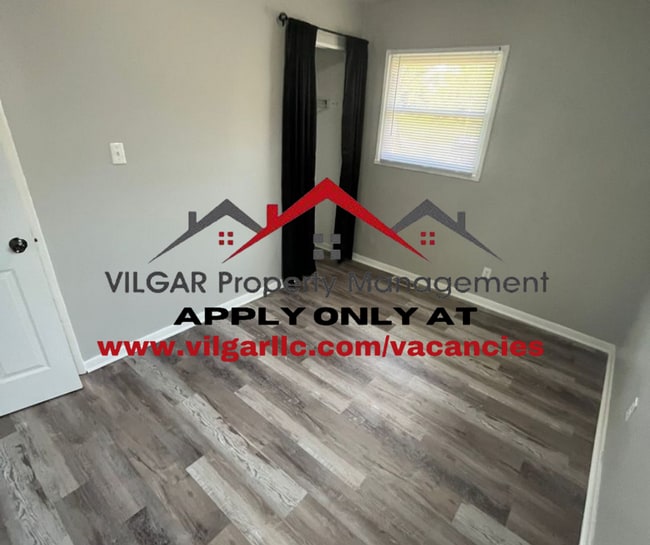 Building Photo - 4 Bed / 2 Bath home in Gary, IN!