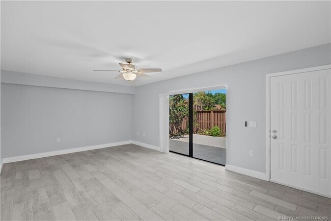 Building Photo - 3579 SW Sunset Trace Cir