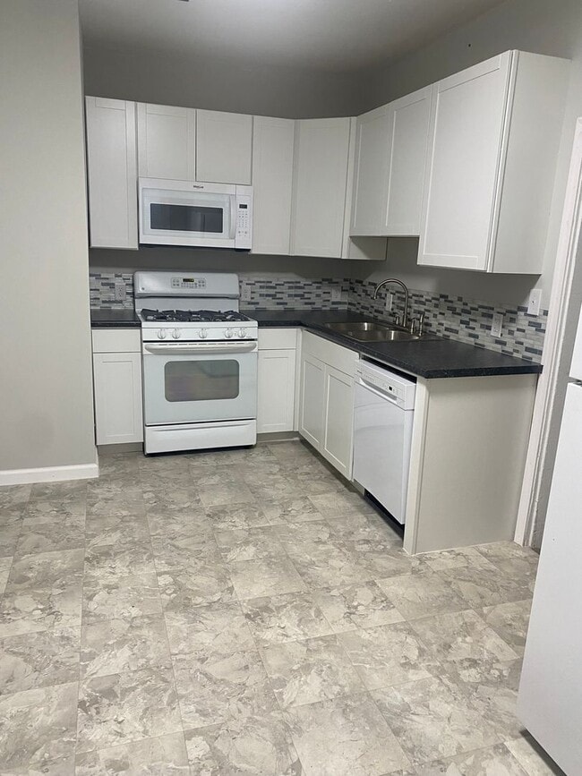 Building Photo - 625-627 S 10th Street