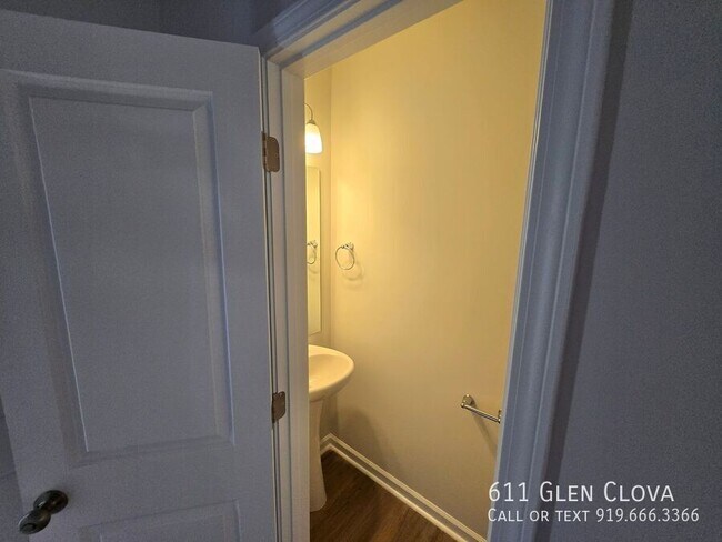 Building Photo - 611 Glen Clova Dr