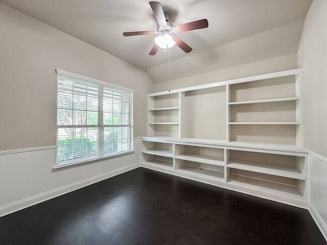 Building Photo - 10 Pilot Rock Pl