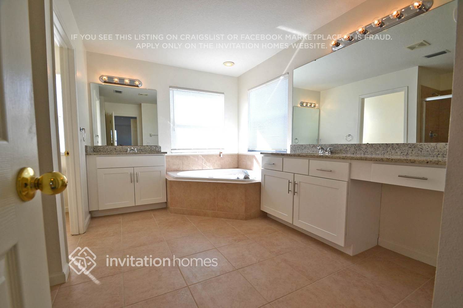 Building Photo - 13682 Hawk Lake Dr