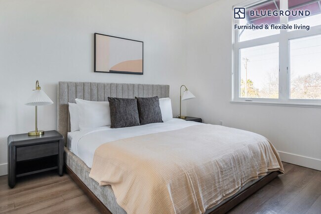 Building Photo - 261 El Camino Real