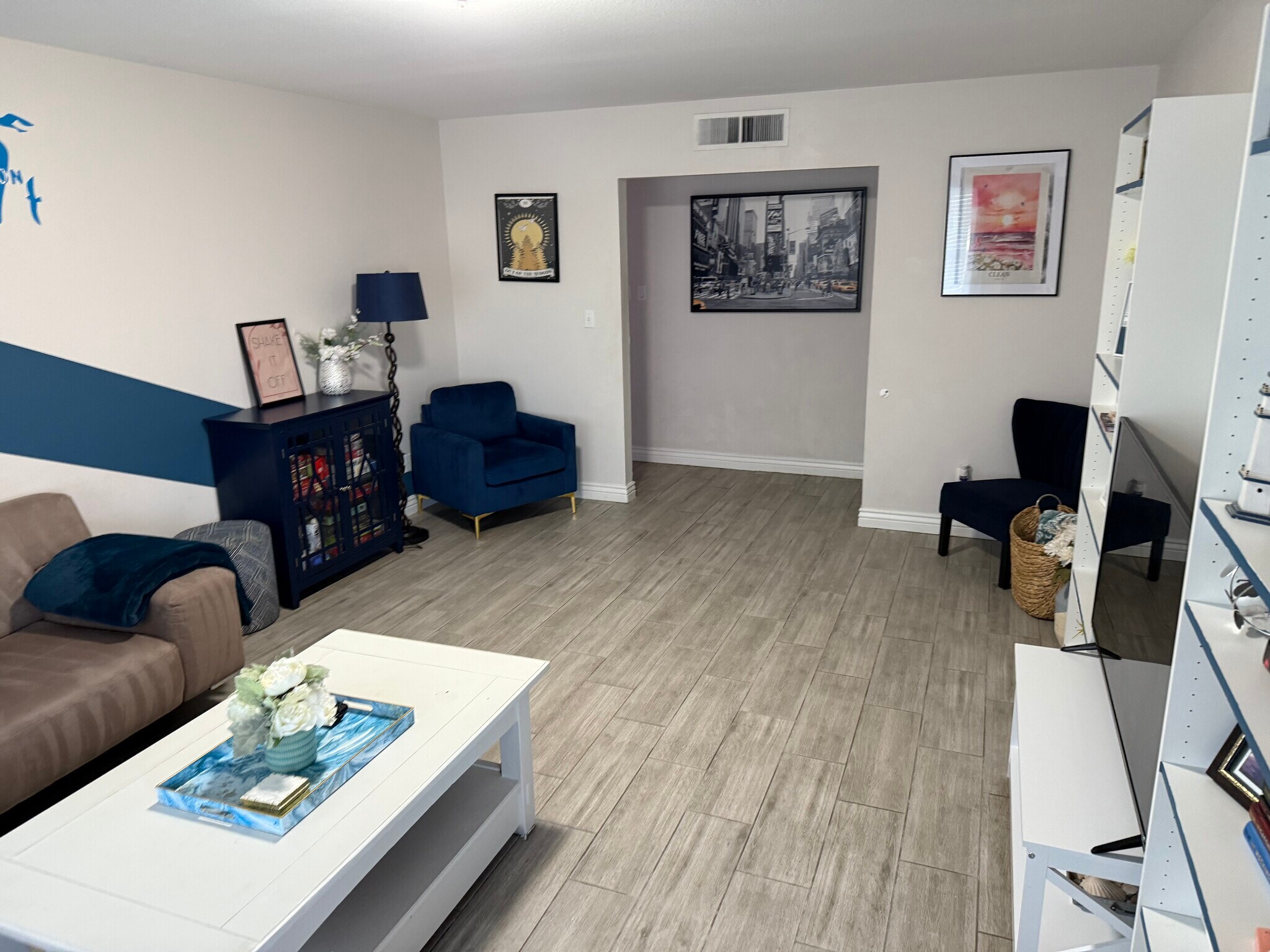 Building Photo - 3516 S La Corta Dr