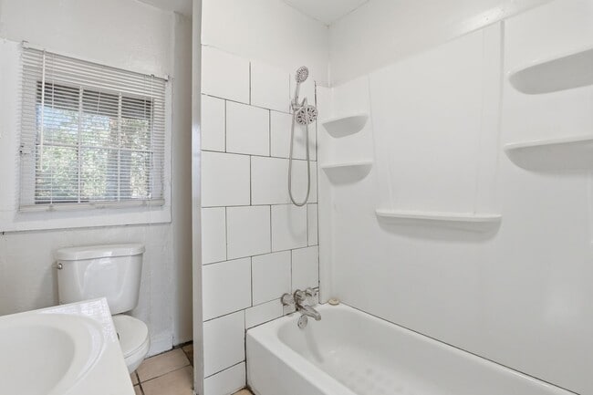 Building Photo - 1303 E 33rd St