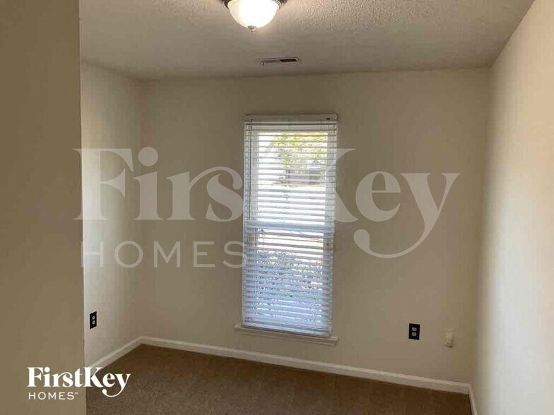 Building Photo - 7938 Lindfield Ct