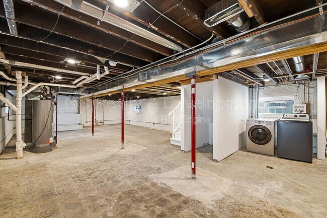 Building Photo - 2036 S 1st Ave
