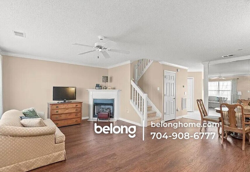 Building Photo - 12339 Bluestem Ln