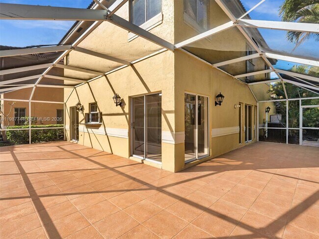 Building Photo - 11407 Lakeview Dr