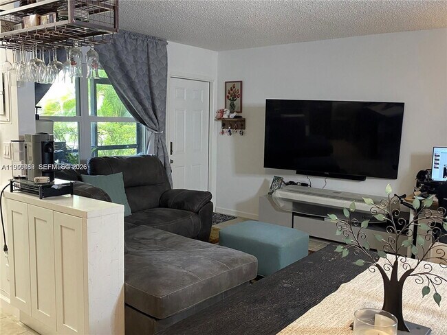 Building Photo - 1425 Arthur St