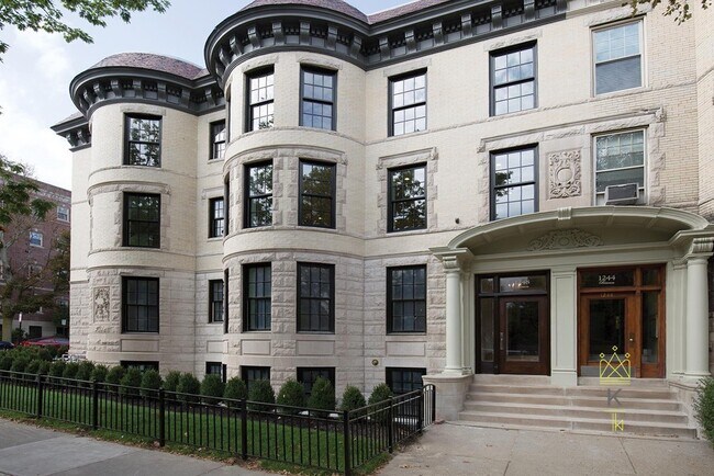 Building Photo - 1248 Beacon St