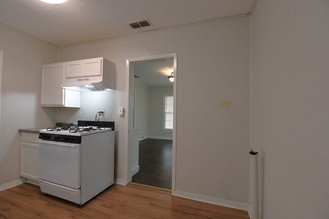 Building Photo - 1306 S Glenwood Blvd