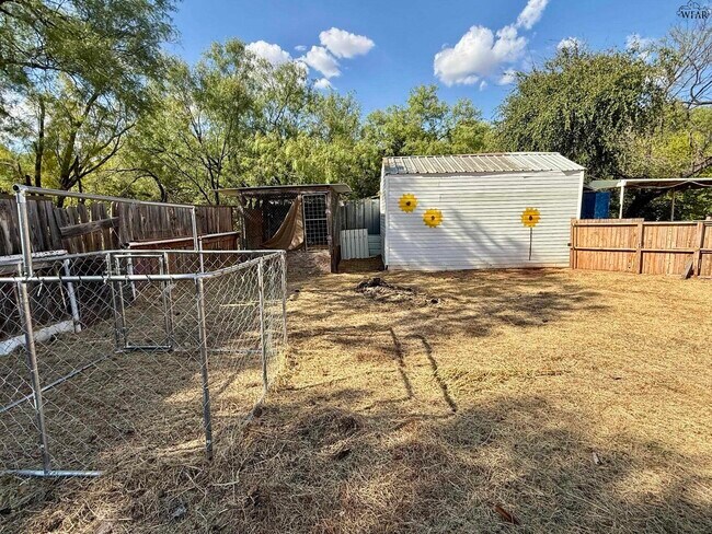 Building Photo - 5768 FM 1206