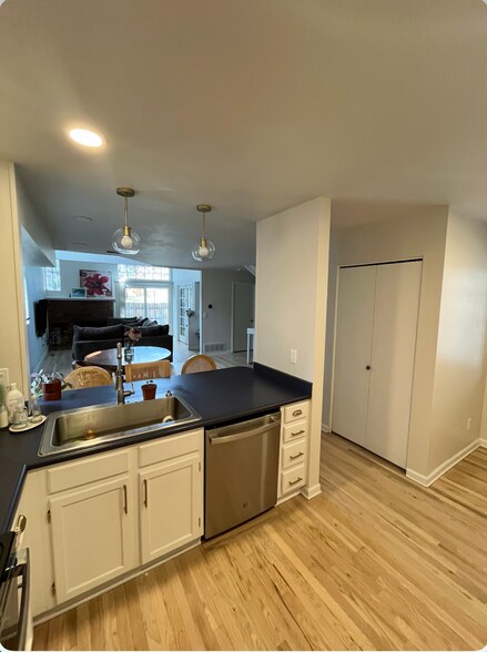 Building Photo - 12521 E Cornell Cir