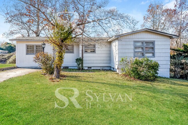 Building Photo - Come quick and see this 3Bed, 1Bath home!