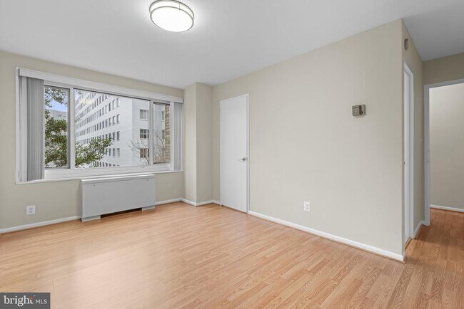 Building Photo - 1330 New Hampshire Ave NW
