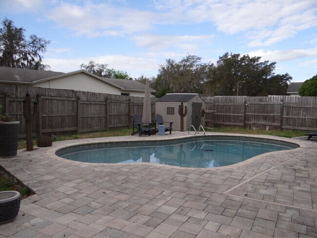 Building Photo - Charming 3-Bed, 2-Bath Pool Home in Desirable Winter Springs