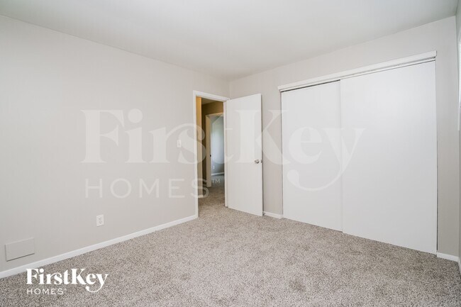 Building Photo - 4315 Standish Dr