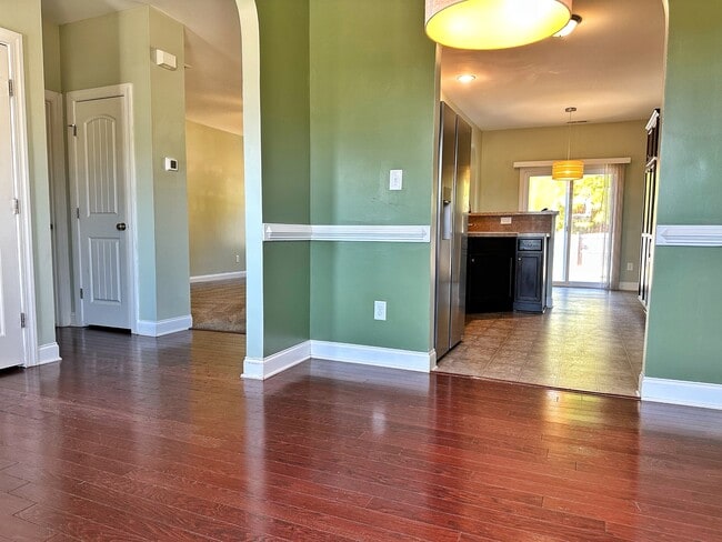 Building Photo - 908 Merlin Ct