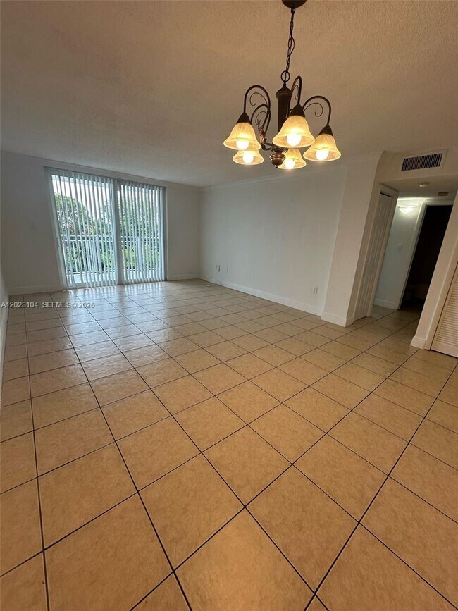 Building Photo - 6930 Miami Gardens Dr