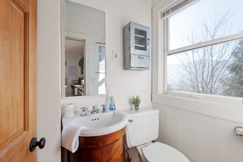 Building Photo - 9426 N Edison St