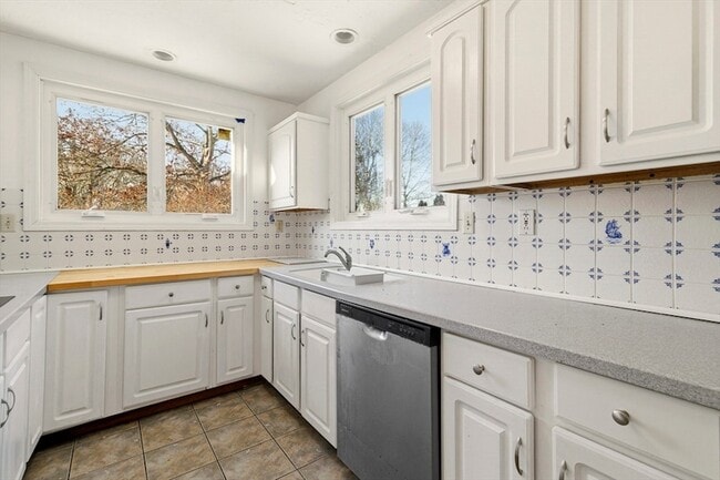 Building Photo - 29 Williston Rd