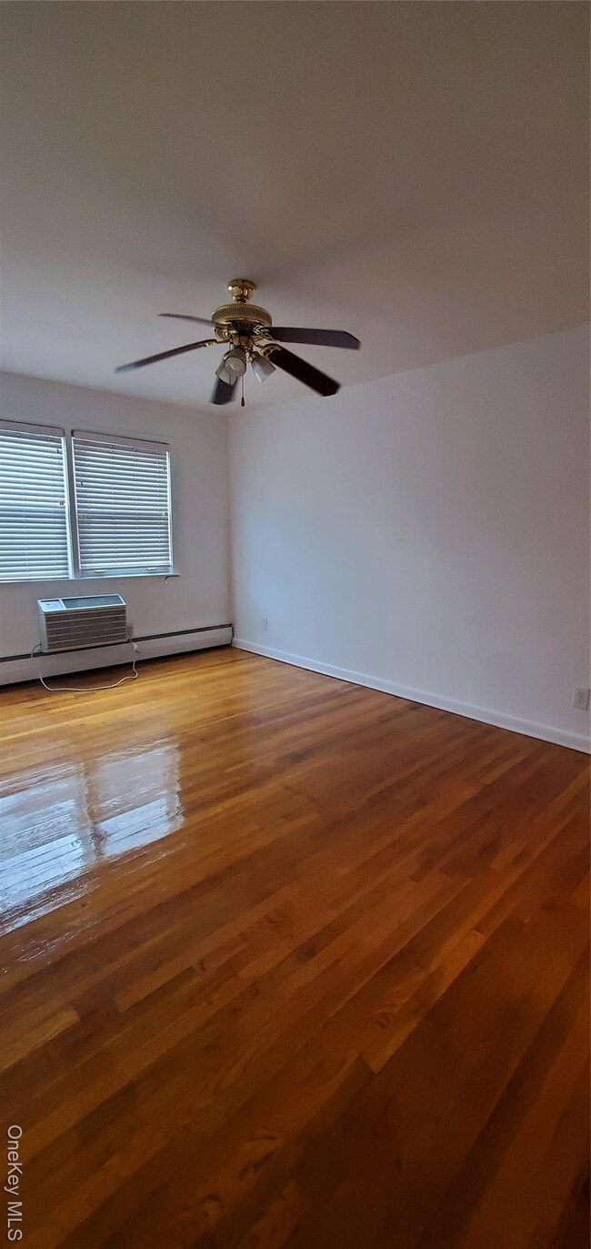 Building Photo - 60-46 69th Pl