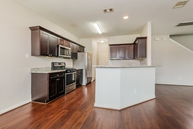 Building Photo - 2802 Mesquite Ridge Dr