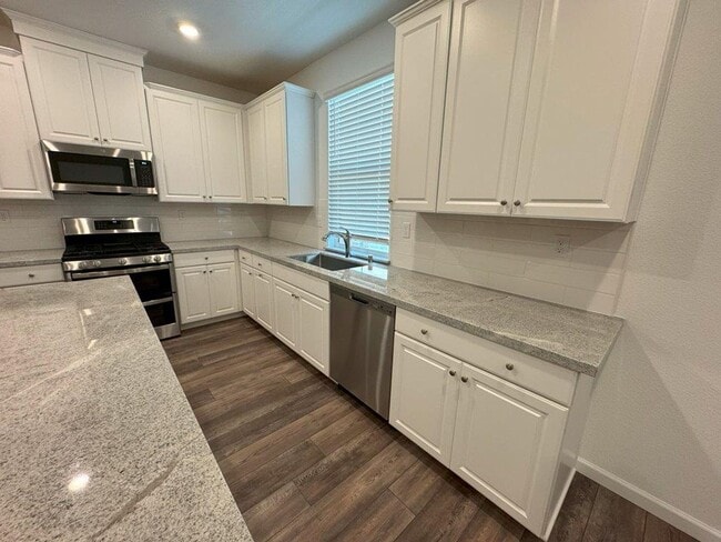 Building Photo - Like New Lennar Home FOR RENT