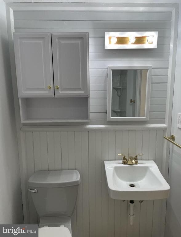 Building Photo - 3 W 1st Ave