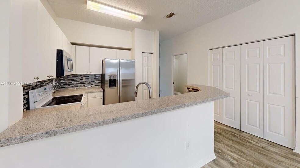 Building Photo - 2217 SE 23rd Ave